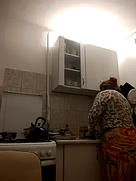 Snapshot of She-devilx chatting on 12.27.24 She-devilx online show from 12.27.24