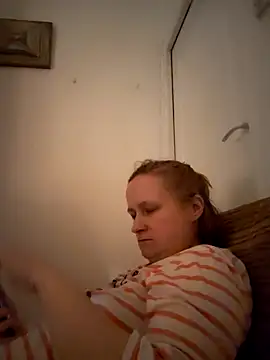 Snapshot of She-devilx chatting on 12.28.24 She-devilx online show from 12.28.24