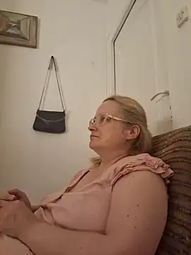 Snapshot of She-devilx chatting on 09.08.25 She-devilx online show from 09.08.25