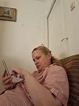 Snapshot of She-devilx chatting on 09.12.25 She-devilx online show from 09.12.25