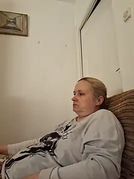 Snapshot of She-devilx chatting on 09.13.25 She-devilx online show from 09.13.25