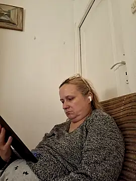 Snapshot of She-devilx chatting on 09.18.25 She-devilx online show from 09.18.25