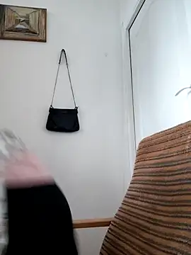 Snapshot of She-devilx chatting on 10.04.25 She-devilx online show from 10.04.25