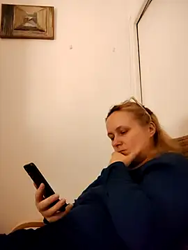 Snapshot of She-devilx chatting on 10.09.25 She-devilx online show from 10.09.25