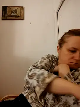 Snapshot of She-devilx chatting on 10.20.25 She-devilx online show from 10.20.25