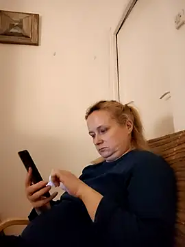 Snapshot of She-devilx chatting on 10.22.25 She-devilx online show from 10.22.25