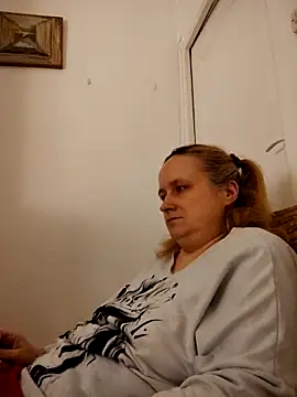 Snapshot of She-devilx chatting on 11.13.25 She-devilx online show from 11.13.25