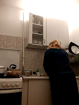 Snapshot of She-devilx chatting on 11.17.25 She-devilx online show from 11.17.25