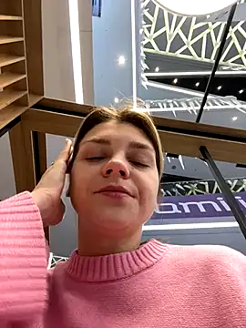 Snapshot of ValenciaShock chatting on 10.24.25 ValenciaShock online show from 10.24.25