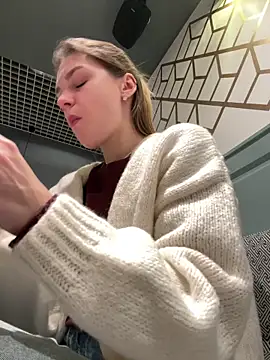 Snapshot of ValenciaShock chatting on 11.01.25 ValenciaShock online show from 11.01.25