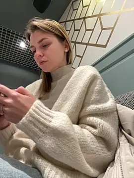 Snapshot of ValenciaShock chatting on 11.02.25 ValenciaShock online show from 11.02.25