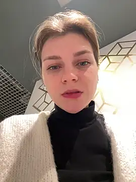 Snapshot of ValenciaShock chatting on 11.23.25 ValenciaShock online show from 11.23.25