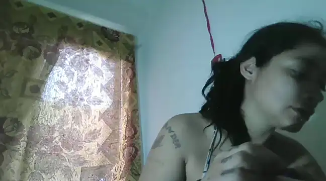 Snapshot of TamaraNauthy chatting on 12.21.24 TamaraNauthy online show from 12.21.24