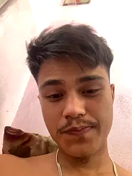 Hullax online show from 11.04.25