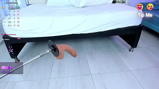 Isabella Daniell online show from 03.07.25