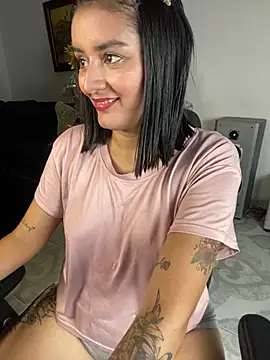 Snapshot of Lucia-Candy chatting on 01.05.25 Lucia-Candy online show from 01.05.25