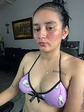 Snapshot of Lucia-Candy chatting on 03.20.25 Lucia-Candy online show from 03.20.25