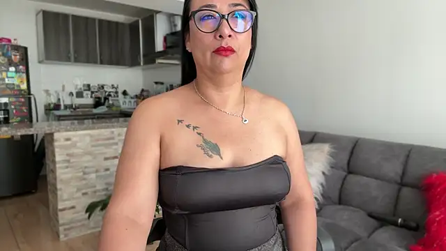 Karina Yang online show from 04.25.26