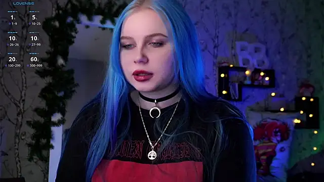 Moon Valkyrie online show from 12.28.24