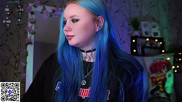 Moon Valkyrie online show from 02.23.25