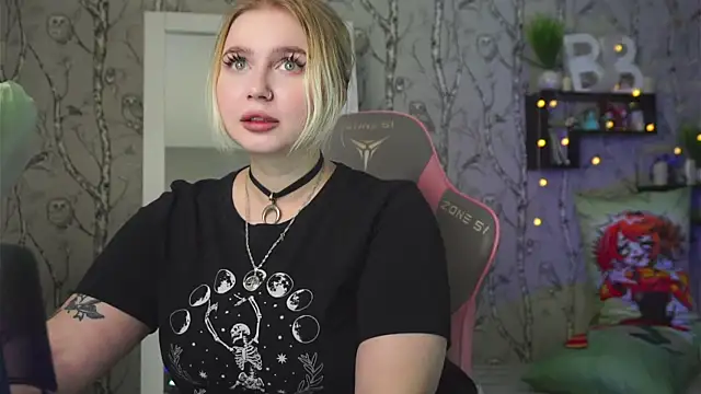 Moon Valkyrie online show from 03.13.26