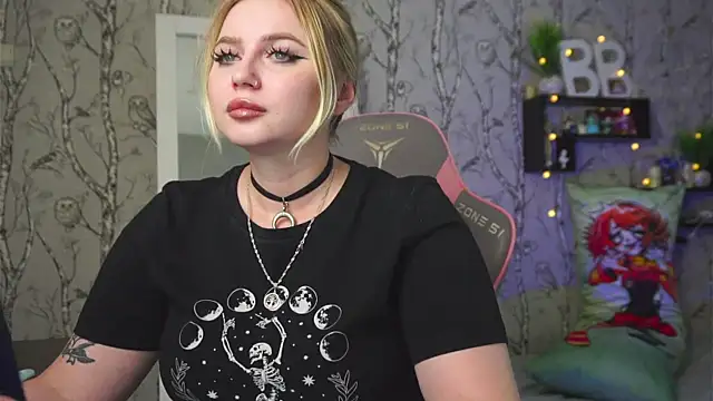 Moon Valkyrie online show from 03.30.26