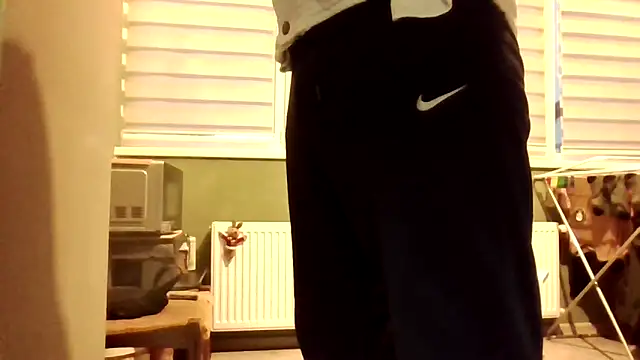 Snapshot of SexSanich chatting on 10.11.25 SexSanich online show from 10.11.25