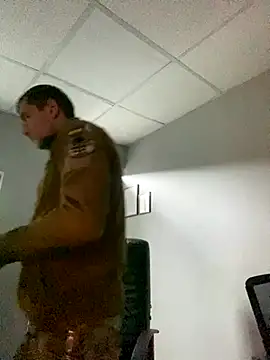 Snapshot of SexSanich chatting on 10.21.25 SexSanich online show from 10.21.25