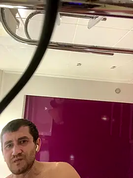 Snapshot of SexSanich chatting on 12.14.25 SexSanich online show from 12.14.25