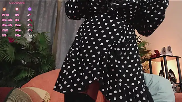 KarinaRoge online show from 02.18.25