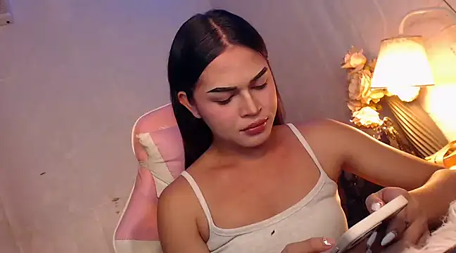 Snapshot of Ashely_Lewis chatting on 12.07.24 Ashely Lewis online show from 12.07.24