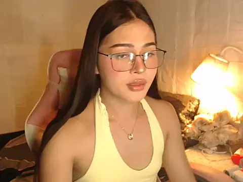 Ashely Lewis online show from 12.03.25