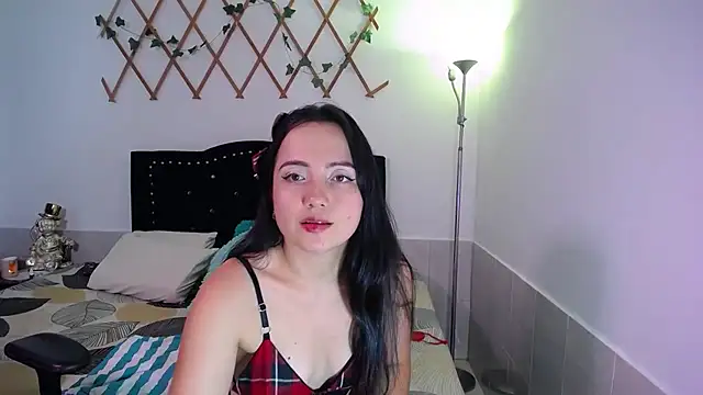 Snapshot of naughty_girl_4u chatting on 10.31.25 naughty girl 4u online show from 10.31.25