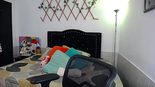 naughty girl 4u online show from 06.06.26