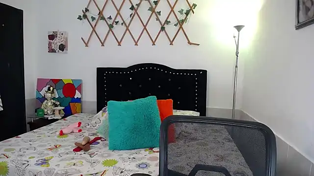naughty girl 4u online show from 06.17.26