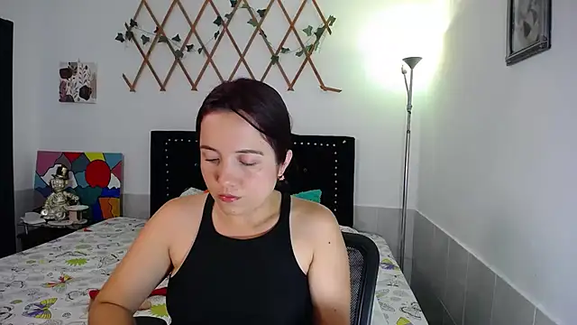 Snapshot of naughty_girl_4u chatting on 06.17.26 naughty girl 4u online show from 06.17.26