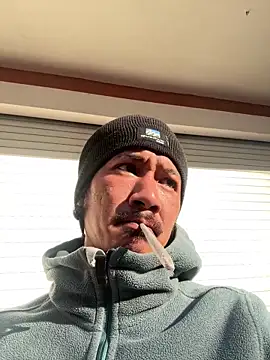 Snapshot of juniiorre chatting on 12.18.25 juniiorre online show from 12.18.25