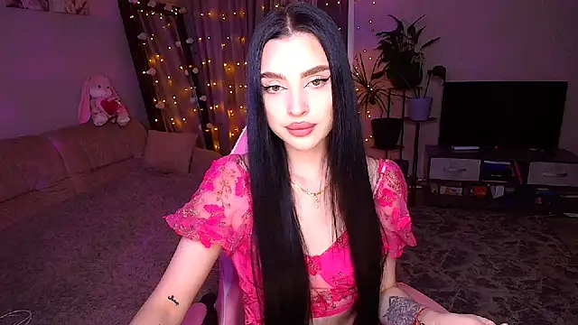 Snapshot of __Malika__ chatting on 12.03.25 Malika online show from 12.03.25