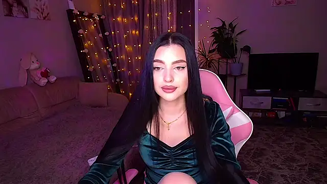 Snapshot of __Malika__ chatting on 12.05.25 Malika online show from 12.05.25