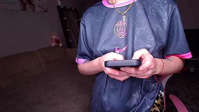 Snapshot of __Malika__ chatting on 12.14.25 Malika online show from 12.14.25