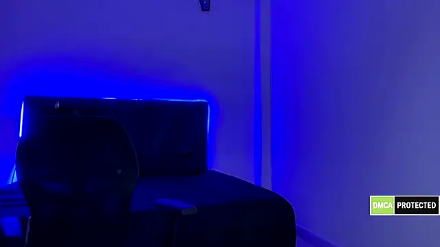 Snapshot of Hottie_ishuu chatting on 11.22.25 Hottie ishuu online show from 11.22.25