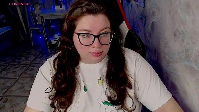 Snapshot of alexa_sweetyy chatting on 02.13.26 alexa sweetyy online show from 02.13.26