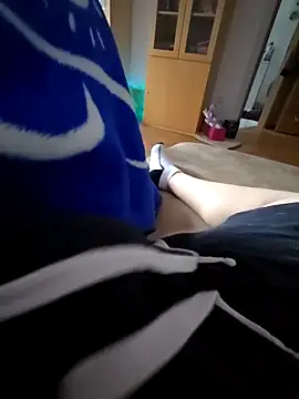 Snapshot of DauerGeilDaddy chatting on 10.27.25 DauerGeilDaddy online show from 10.27.25