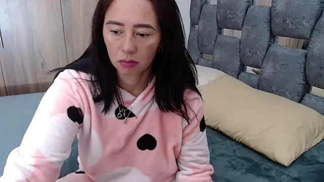 sara hott 1 online show from 03.14.25