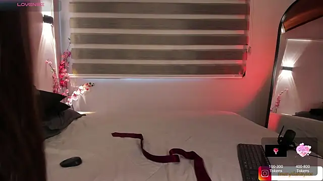 MERIDA TAYLOR online show from 10.13.25