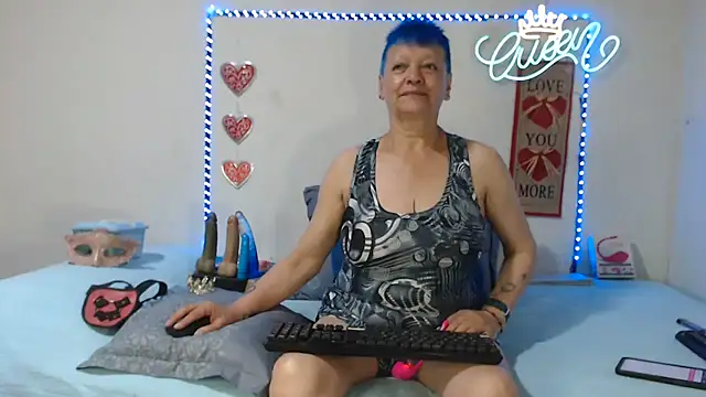 loquitaqueen011 online show from 05.10.26