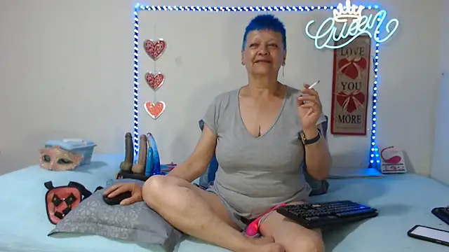 loquitaqueen011 online show from 05.13.26