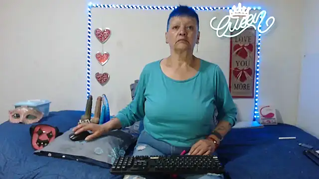 loquitaqueen011 online show from 05.19.26