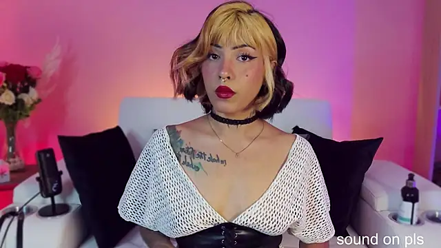 Snapshot of kitty_pruu chatting on 01.27.25 kitty pruu online show from 01.27.25