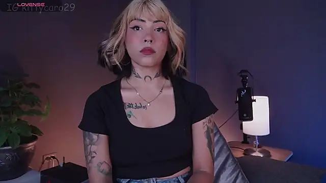 Snapshot of kitty_pruu chatting on 02.28.25 kitty pruu online show from 02.28.25